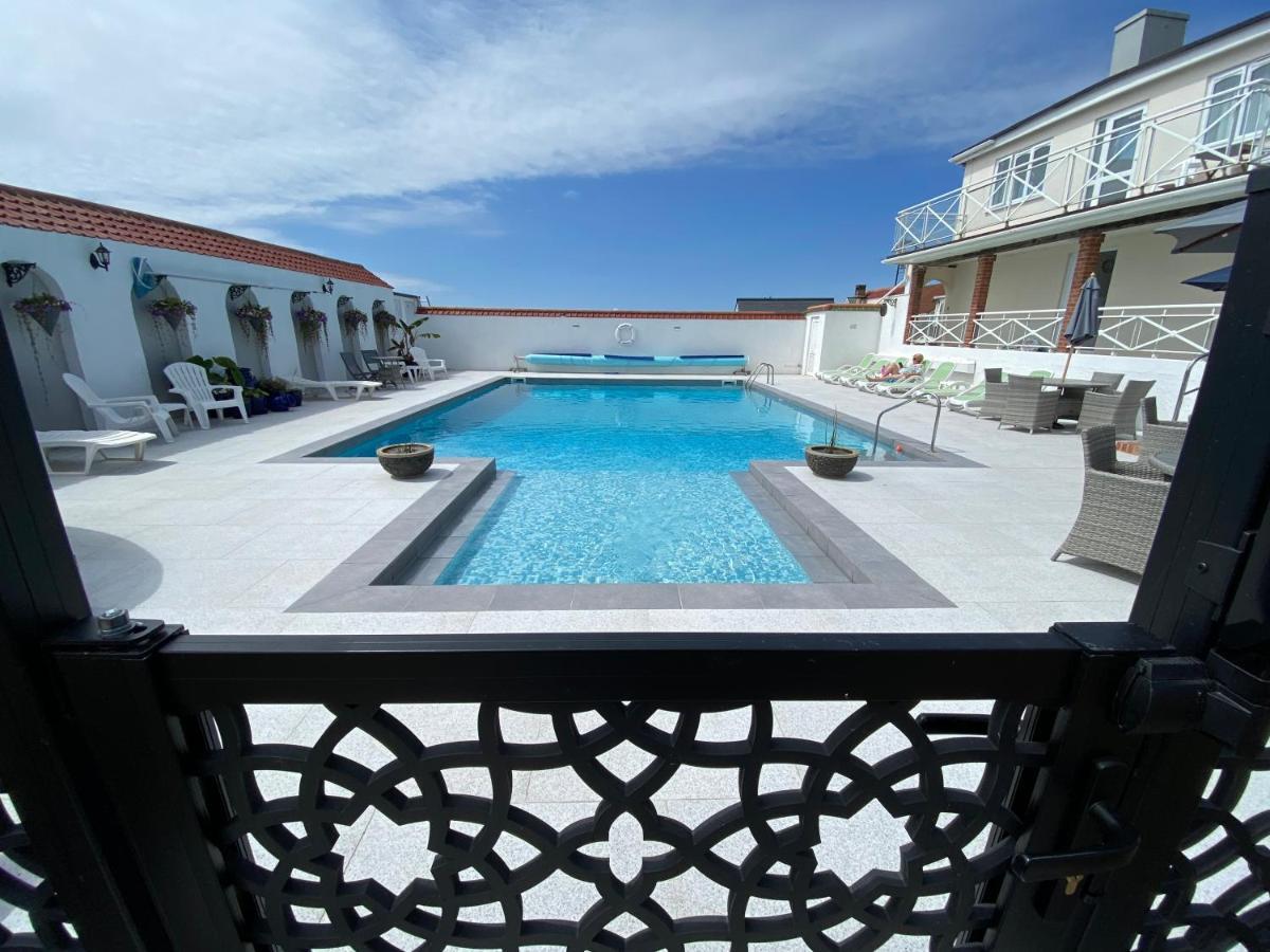 Beau Vallon Holiday Apartments Saint Peter Exterior photo